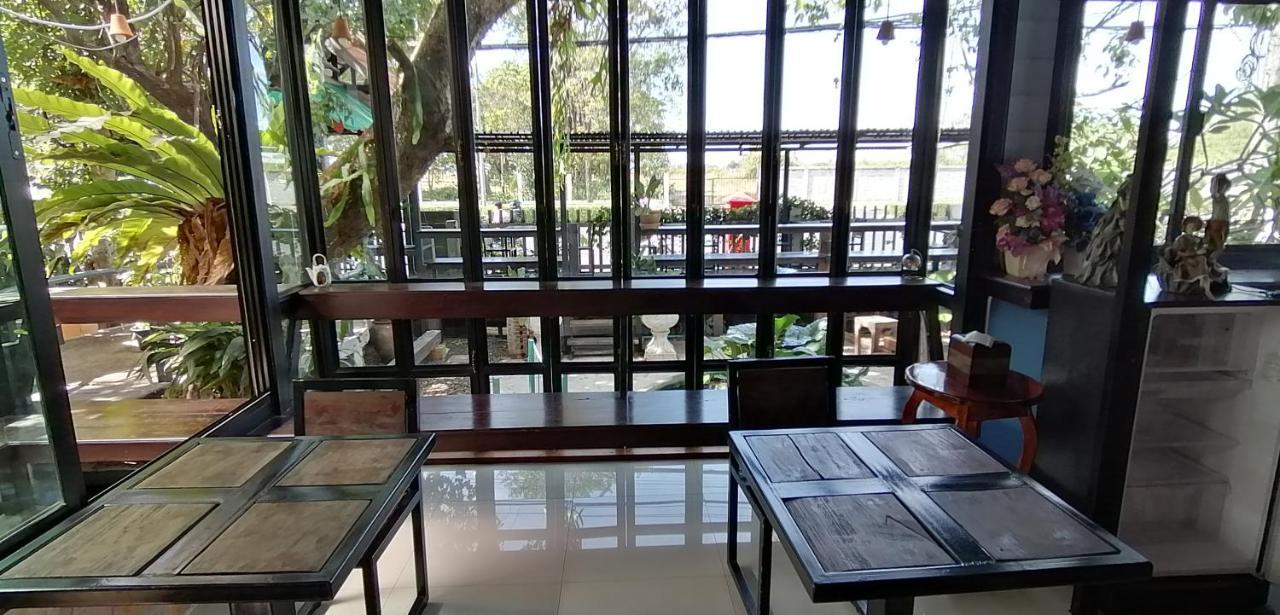 Hostel Sun Smile Ubon Ratchathani Exterior foto