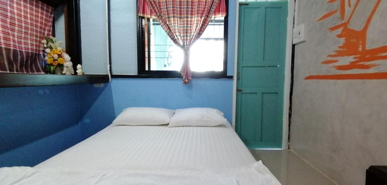 Hostel Sun Smile Ubon Ratchathani Exterior foto