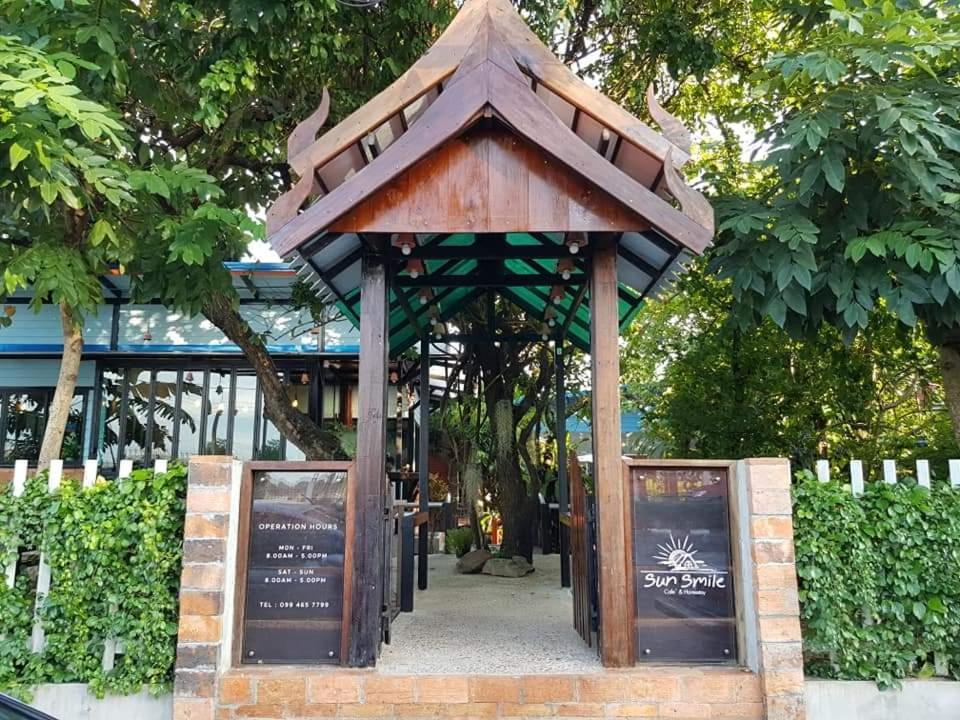 Hostel Sun Smile Ubon Ratchathani Exterior foto