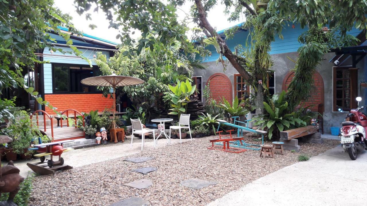 Hostel Sun Smile Ubon Ratchathani Exterior foto